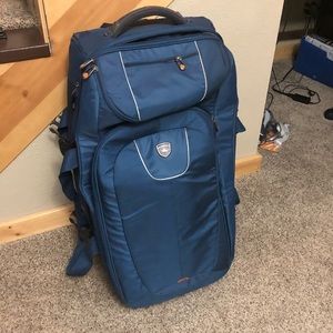 High Sierra suitcase in good shape